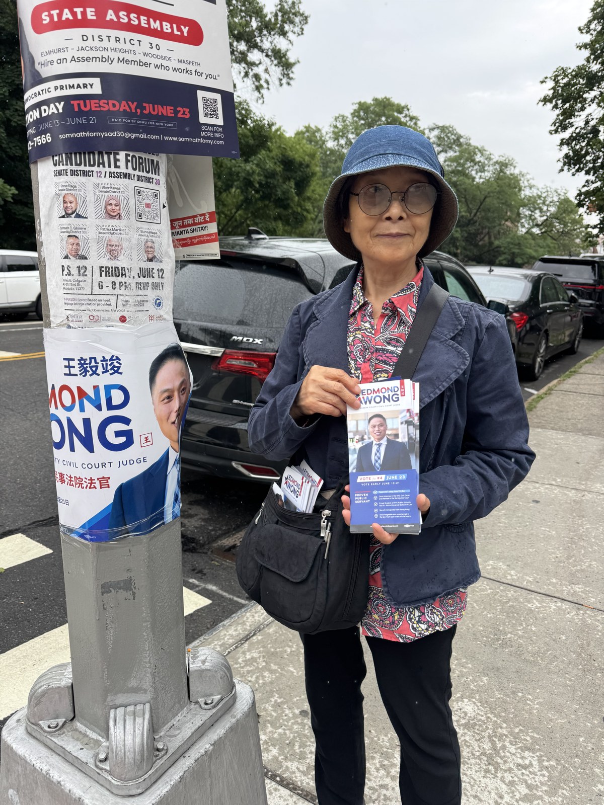 Peng Hongbi — one of AAAA’s most dedicated volunteers — stayed at the polling sites all primary day, from morning until 8 PM, moving from PS 303 to PS 299 to PS 12 to introduce Edmond Wong to every voter who passed by
